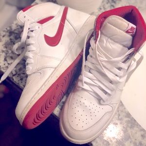 Retro Jordan 1 Metallic Red